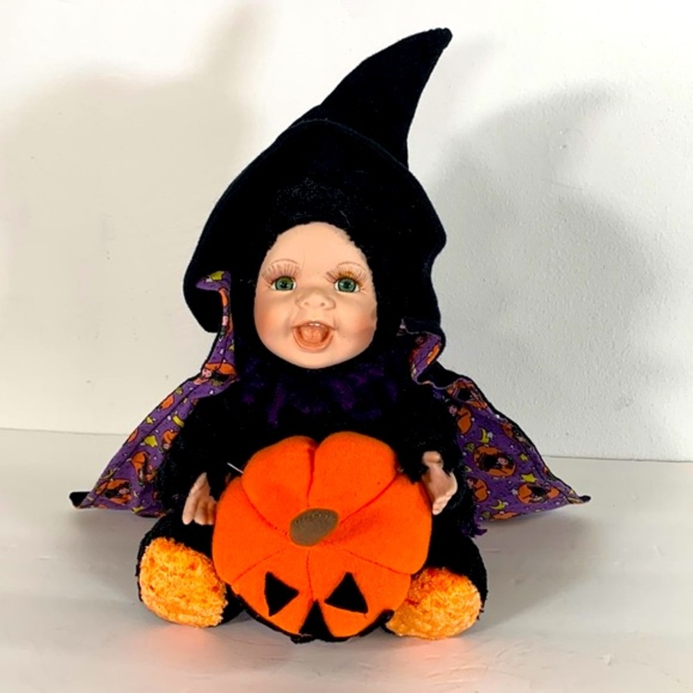 Show Stoppers Rare Halloween Porcelain Trixie 13” Tall Doll Witch Hat Cape